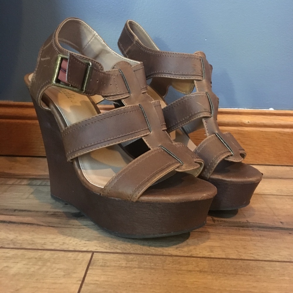Brown wedges size 8